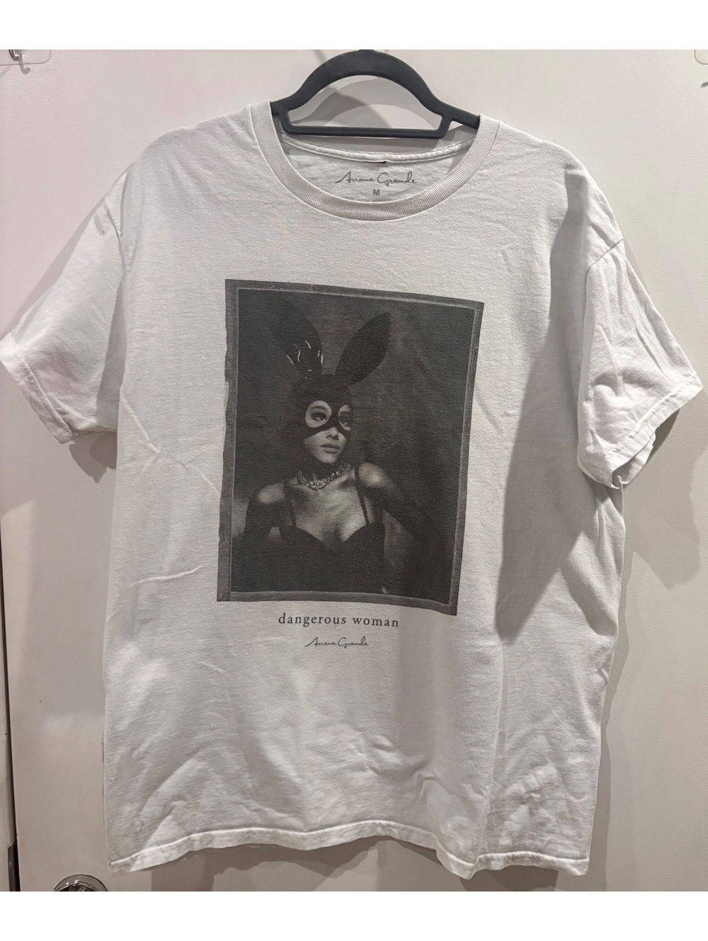 Ariana Grande Dangerous Woman Concert T-Shirt Medium White Cotton - Picture 2 of 5